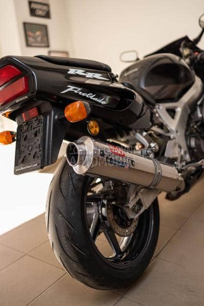 Honda CBR 900 RR SC 28 BLACK