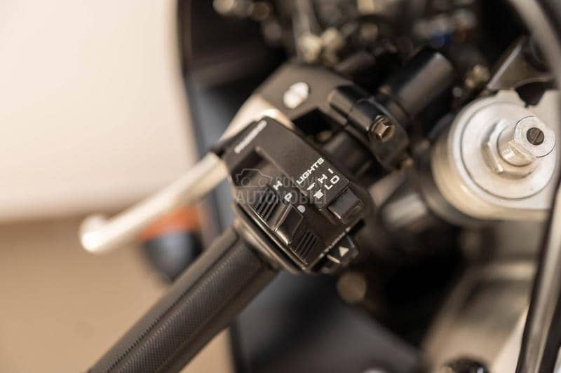 Honda CBR 900 RR SC 28 BLACK