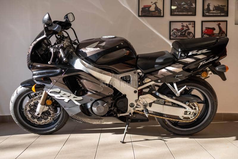Honda CBR 900 RR SC 28 BLACK