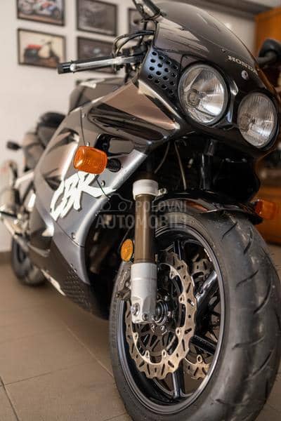 Honda CBR 900 RR SC 28 BLACK