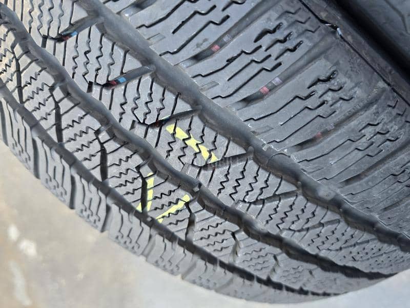 Continental 195/60 R16 Zimska