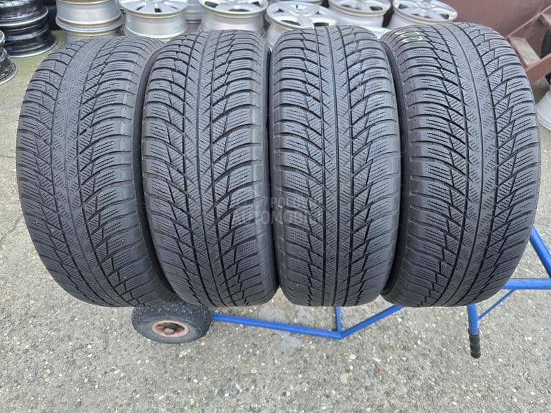 Bridgestone 225/55 R17 Zimska
