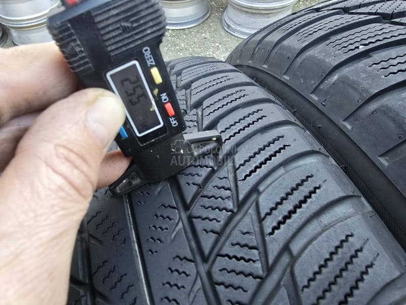 Bridgestone 225/55 R17 Zimska