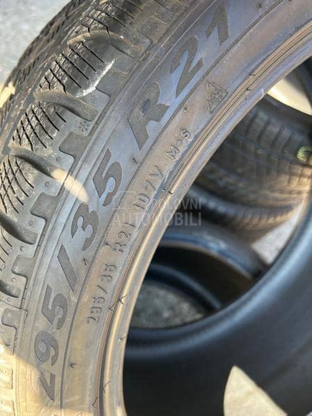 Pirelli 295/35 R21 Zimska