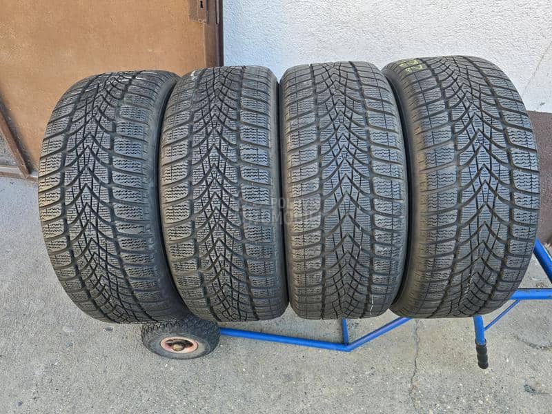 Dunlop 225/50 R17 Zimska