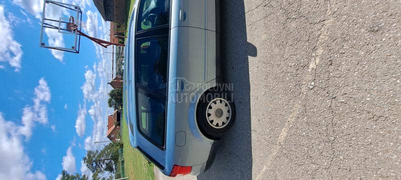 Delovi za Audi A4 2004. god.