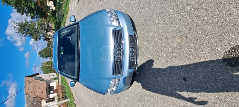 Delovi za Audi A4 2004. god.