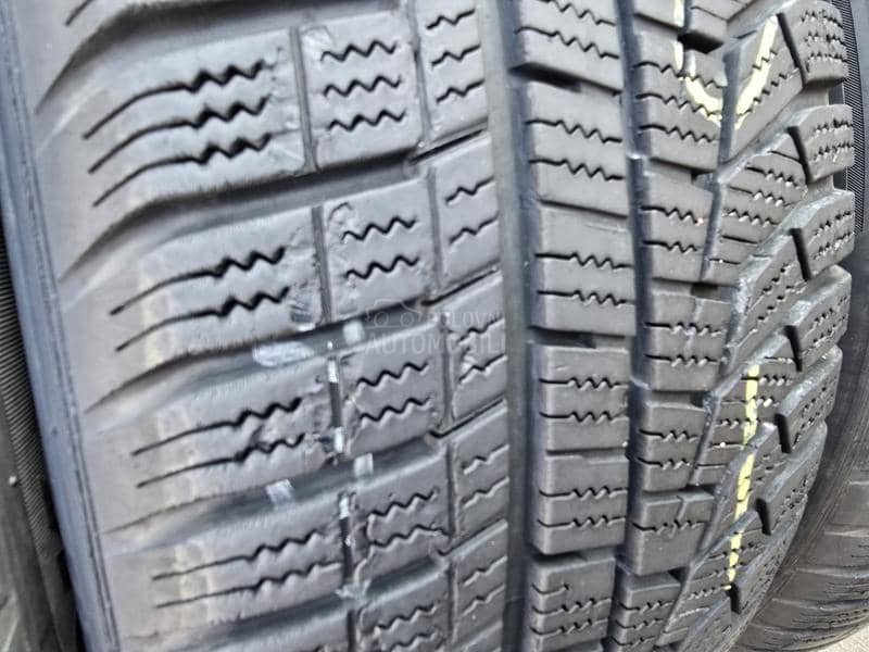 Hankook 215/60 R17 Zimska