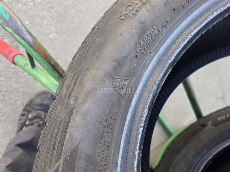 Hankook 215/60 R17 Zimska