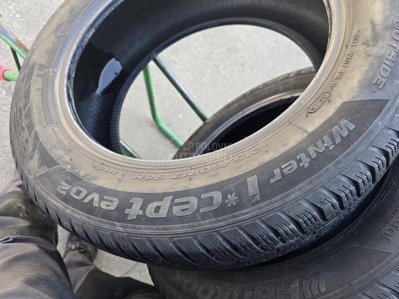 Hankook 215/60 R17 Zimska