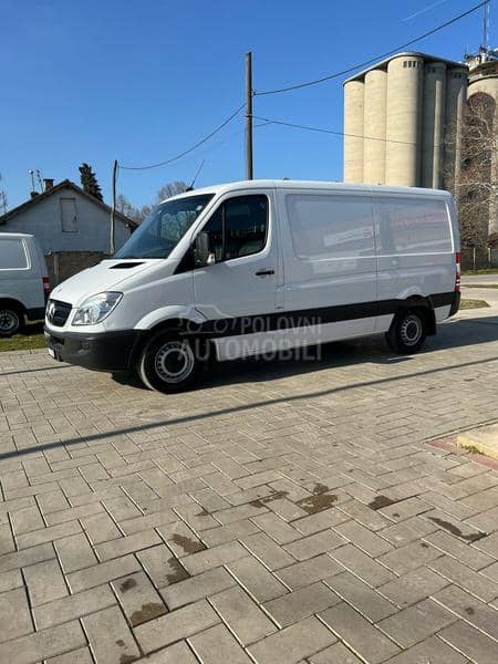Mercedes Benz Sprinter 319