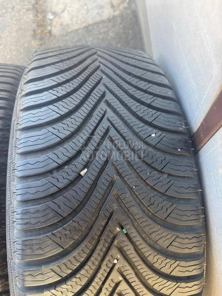 Michelin 215/55 R17 Zimska