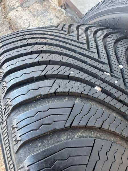 Michelin 215/55 R17 Zimska