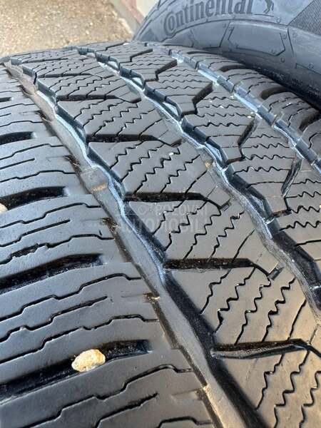 Continental 225/55 R17 Zimska