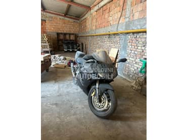 Honda cbr 954 delovi