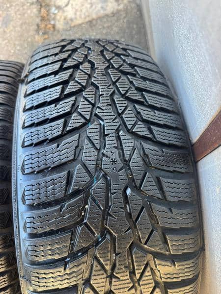 Nokian 215/60 R16 Zimska