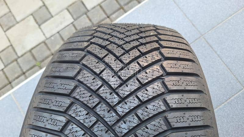 Yokohama 255/40 R20 Zimska