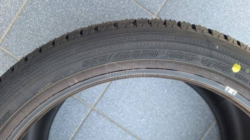 Yokohama 255/40 R20 Zimska