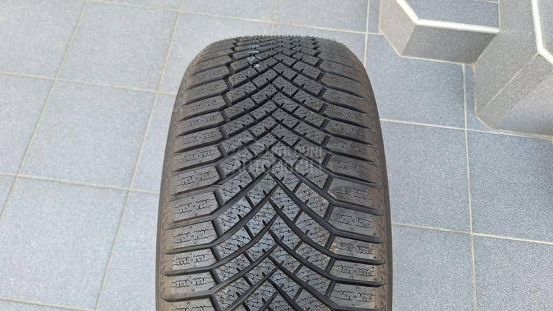 Yokohama 255/40 R20 Zimska