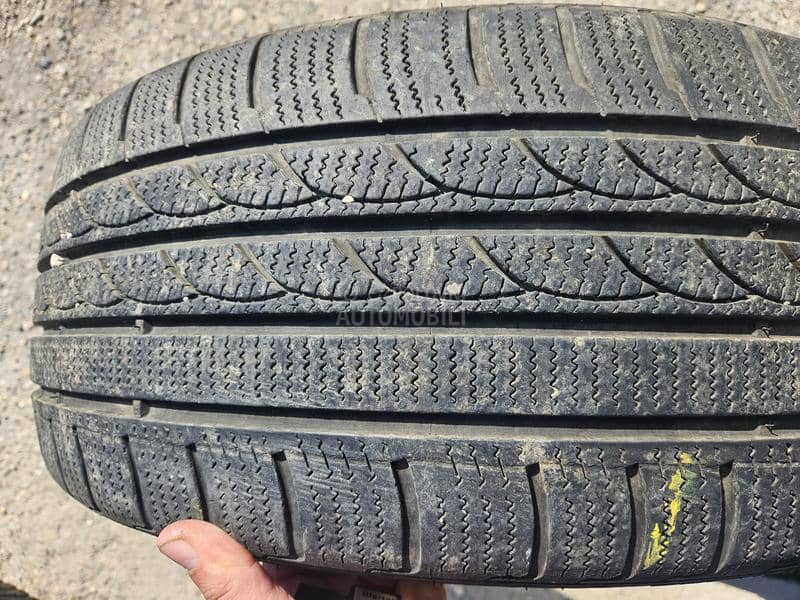 Minerva 225/40 R19 Zimska