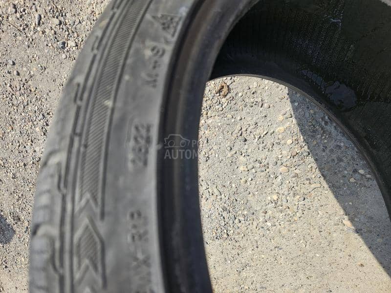 Minerva 225/40 R19 Zimska