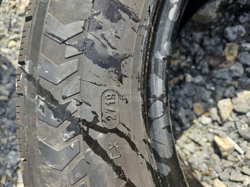 Michelin 215/65 R15 Zimska