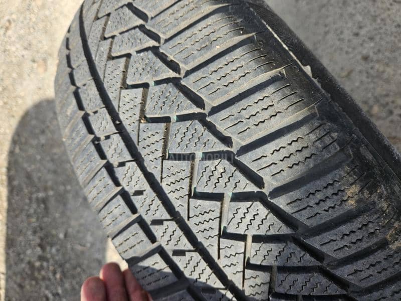 Continental 215/65 R17 Zimska