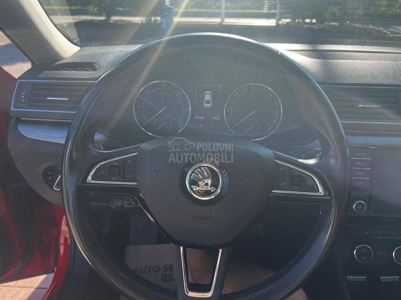 Škoda Superb 