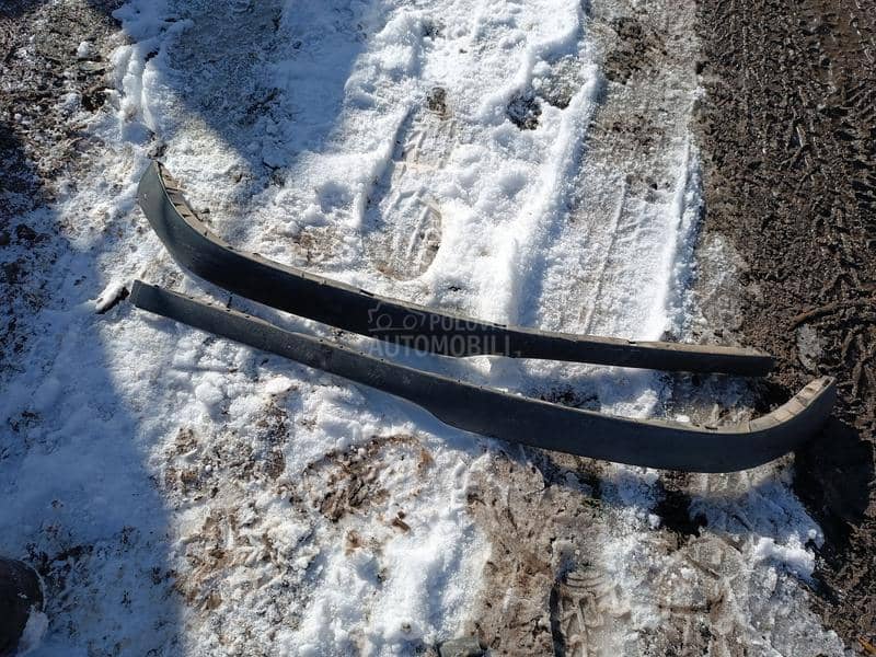 Lajsna ispod branika