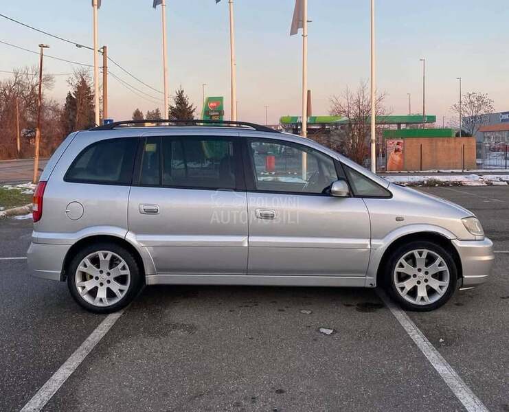 Opel Zafira OPC -  kompletan auto u delovima