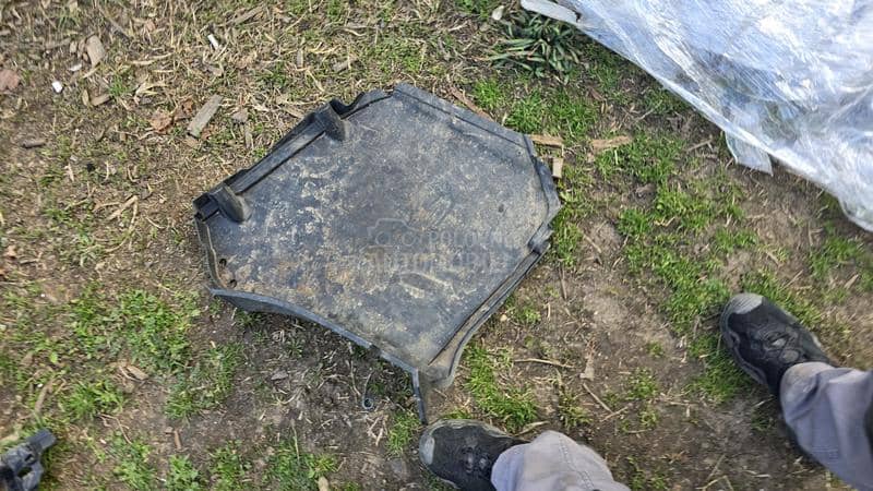 šus pleh f10 zadnji