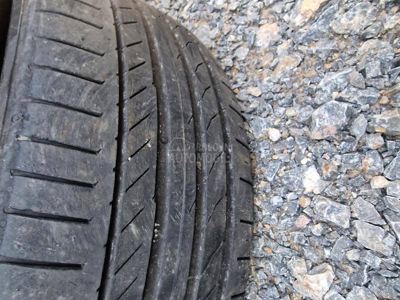Continental 235/40 R19 Letnja