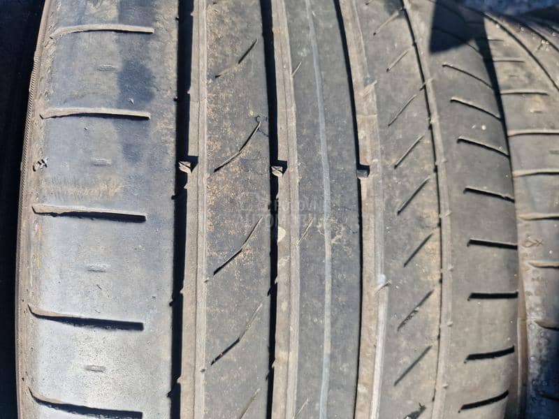 Continental 235/40 R19 Letnja