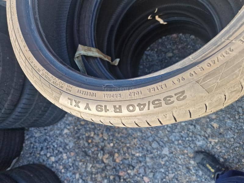 Continental 235/40 R19 Letnja