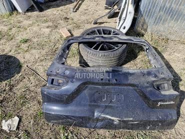 gepek vrata za Maserati Grecale