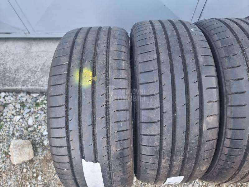 Toyo 215/45 R18 Letnja