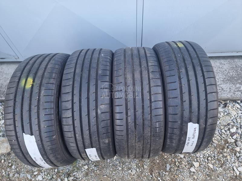 Toyo 215/45 R18 Letnja