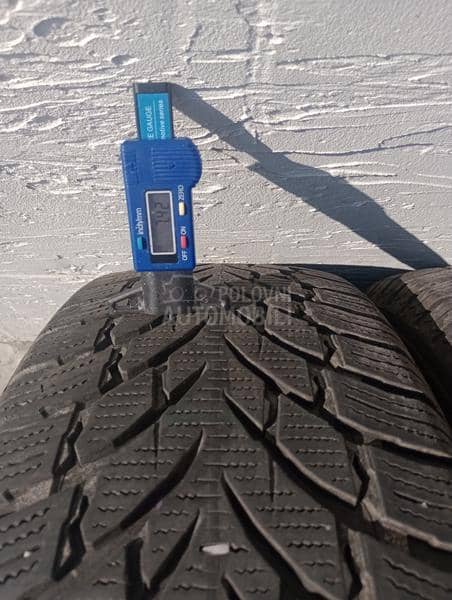 Nokian 215/65 R17 Zimska