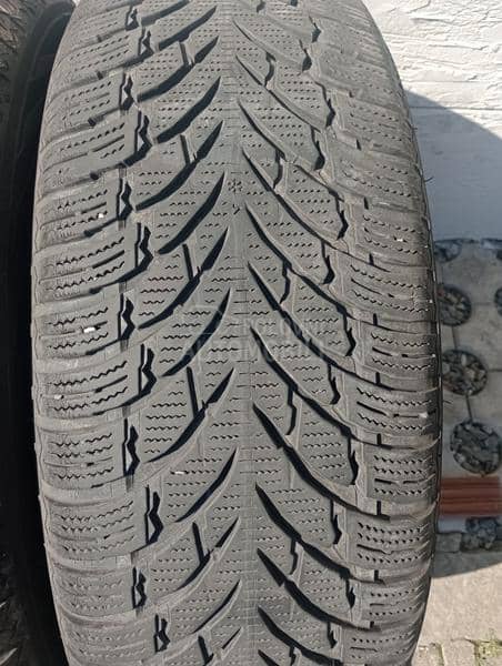 Nokian 215/65 R17 Zimska