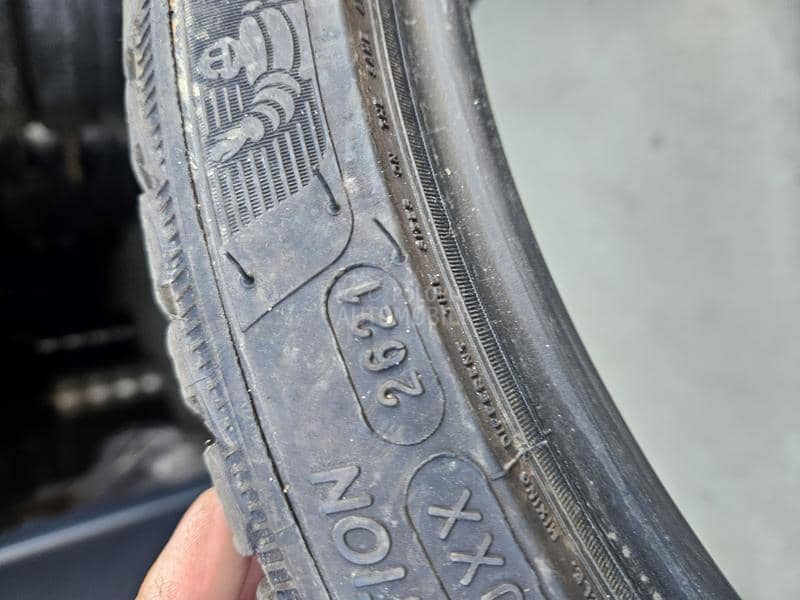 Michelin 225/35 R19 Zimska