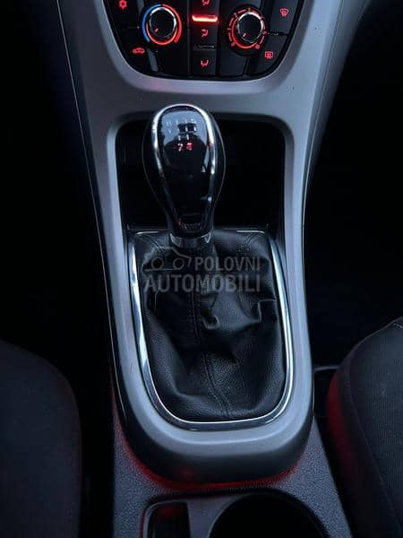 Opel Astra J 1.6 CH