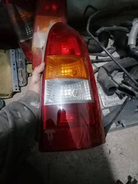 Stop lampa desna za karavan