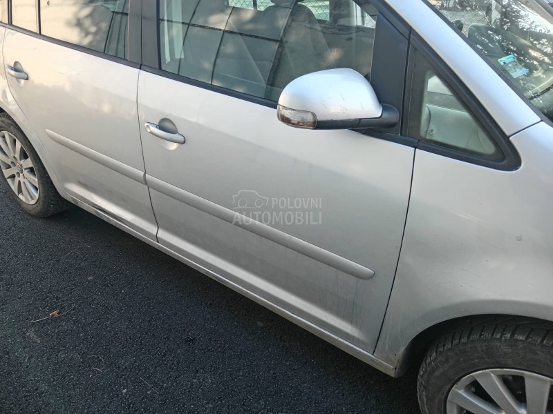 Volkswagen Touran -  kompletan auto u delovima