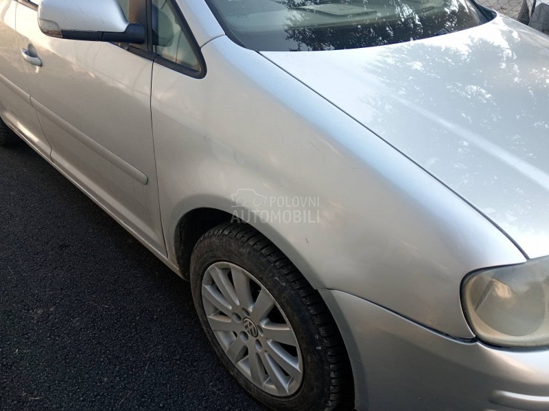 Volkswagen Touran -  kompletan auto u delovima