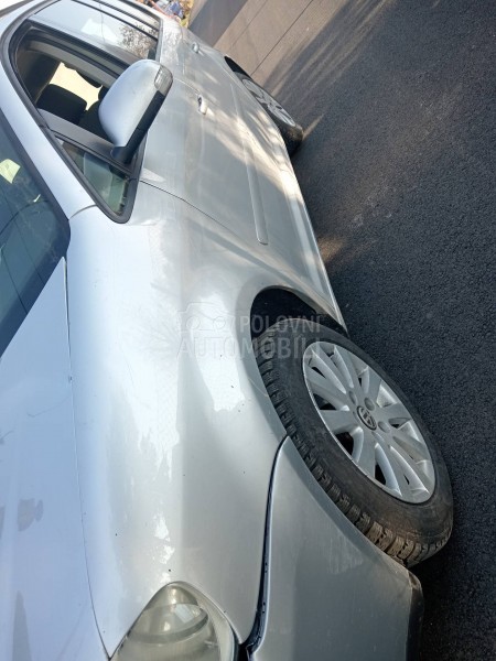 Volkswagen Touran -  kompletan auto u delovima