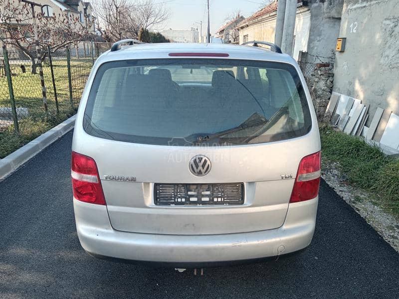 Volkswagen Touran -  kompletan auto u delovima