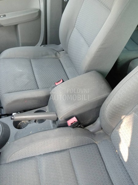 Volkswagen Touran -  kompletan auto u delovima