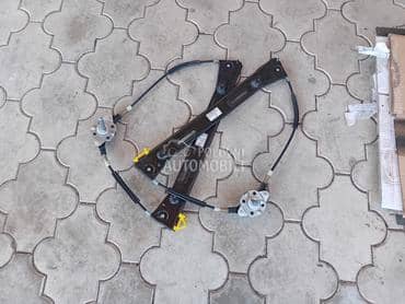 Podizač stakla mehanički za Fiat Panda od 2003. do 2012. god.