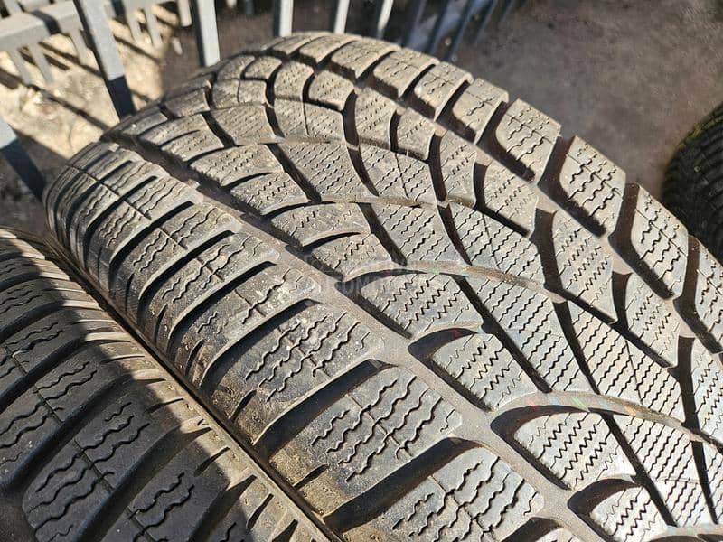 Dunlop 225/50 R18 Sve sezone