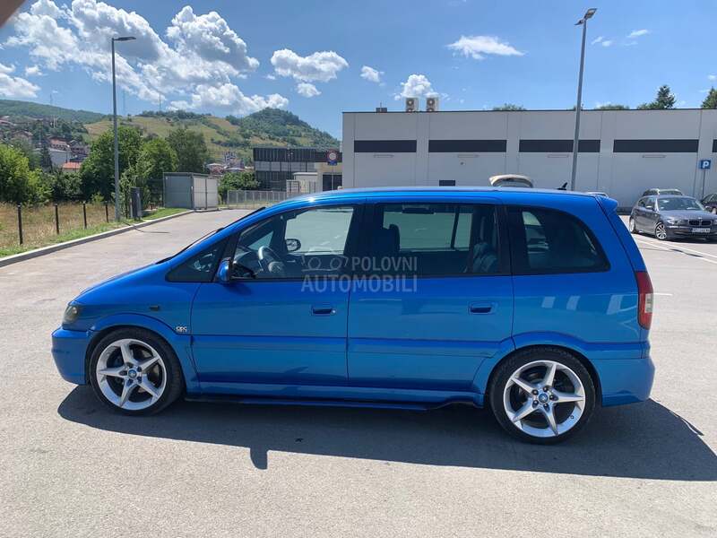 Opel Zafira OPC